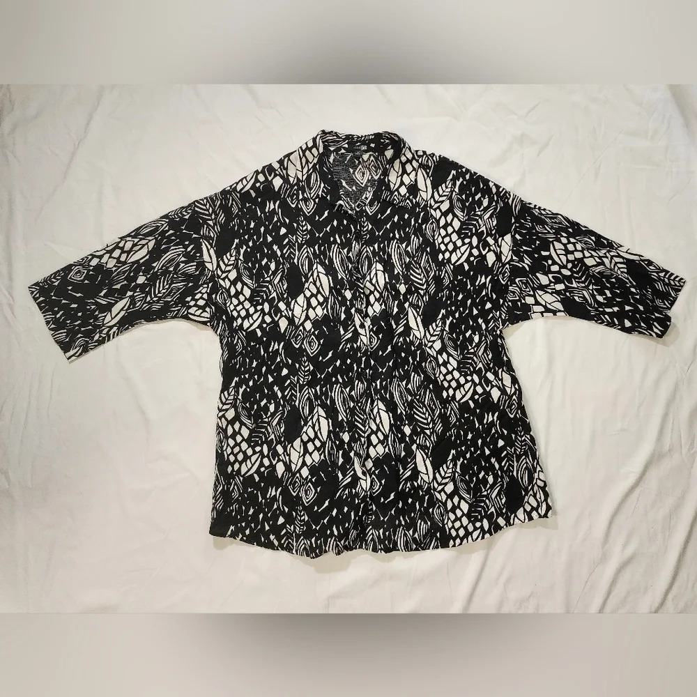 East 5th Womens Black White Floral Abstract Button Up Collared Blouse 1X